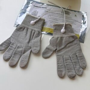 Conductive Gloves for Myolift Microcurrent Device